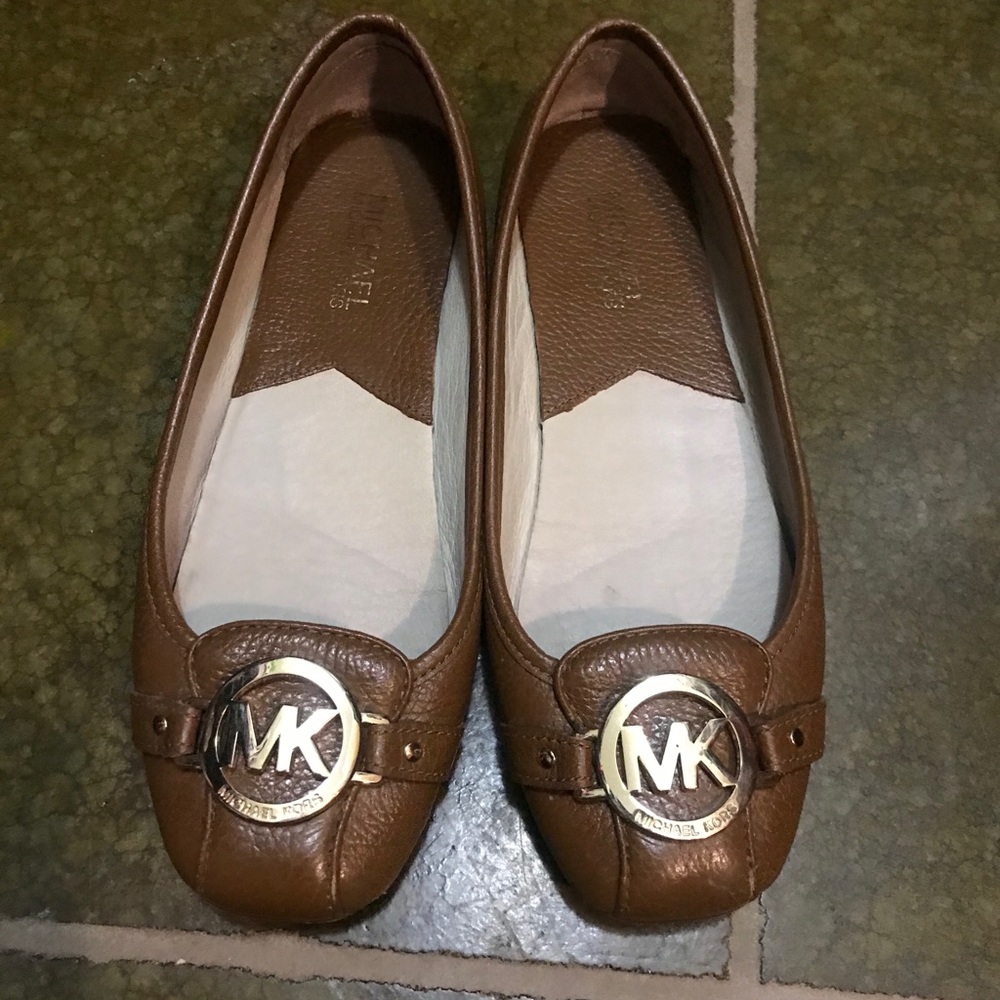 Michael Kors brown/gold flats